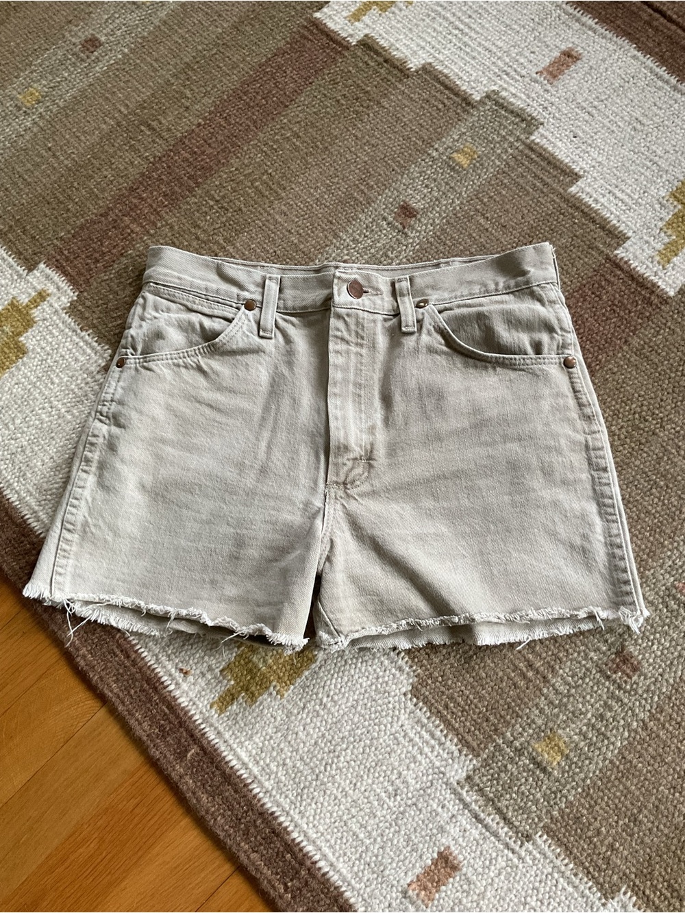 Wrangler High-Rise Frayed Hem Jean Shorts - Light Beige